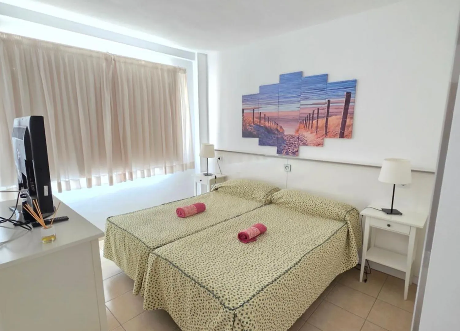 Cris Sol Sun Flower Los Cristianos  Spanien